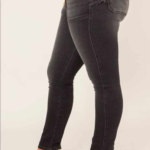 KanCan High Rise - Picture 3 of 9